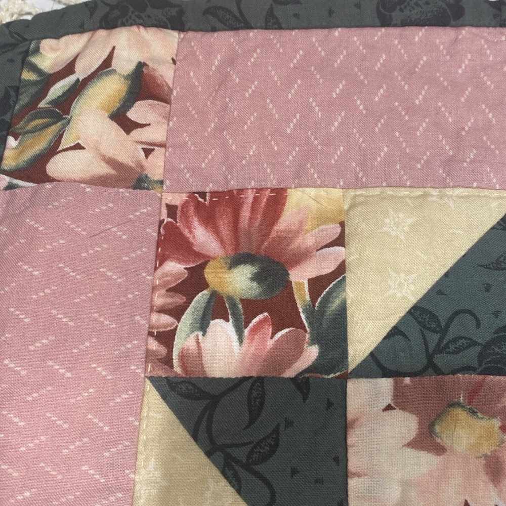 Vintage Handmade Quilt Wall Hanging Table Decoration 22 1/4” x 24 1/4”. - Picture 4 of 7
